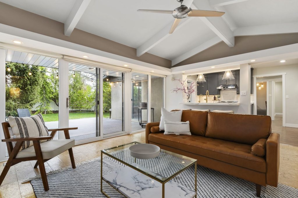 Beacon Drive large family room