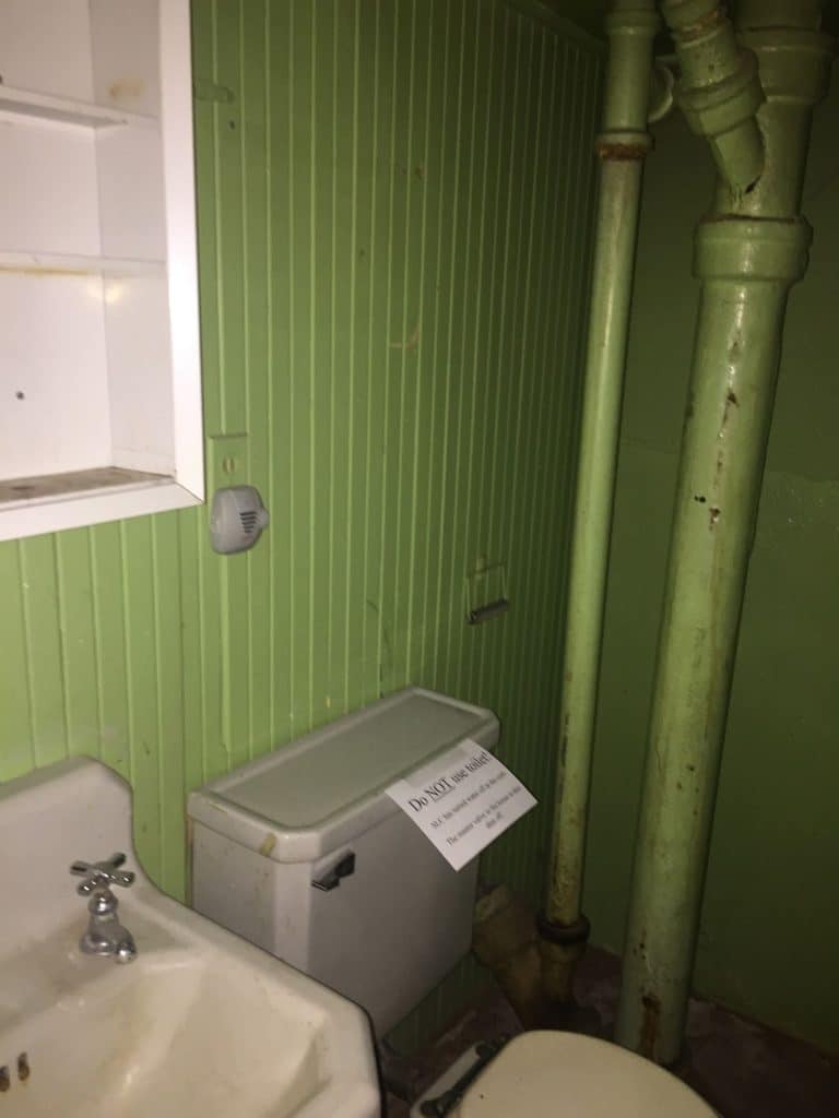 Harrison Avenue basement bathroom - before (1)